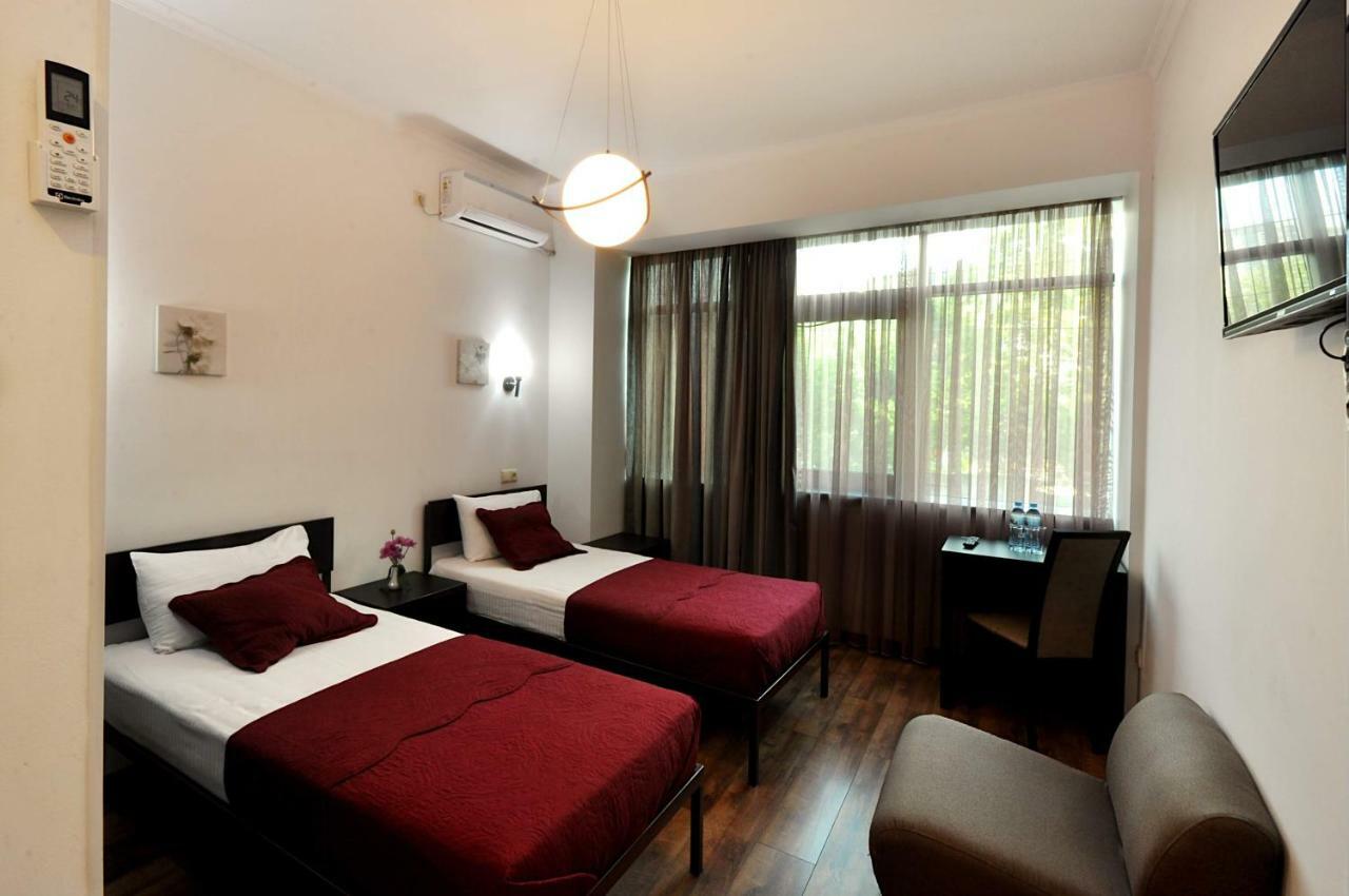 Tbilisi Check In Hotel Exterior photo